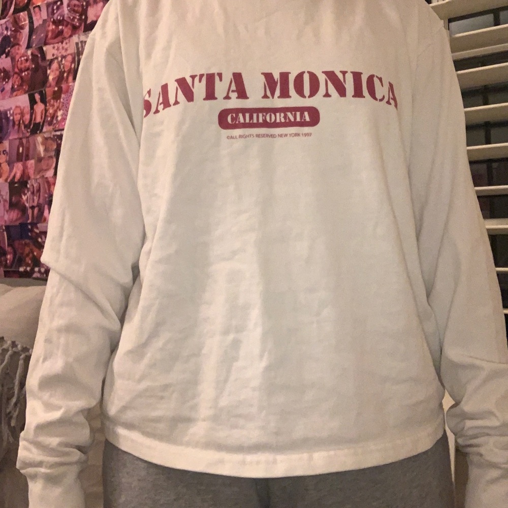 Long sleeve brandy Melville tee!
